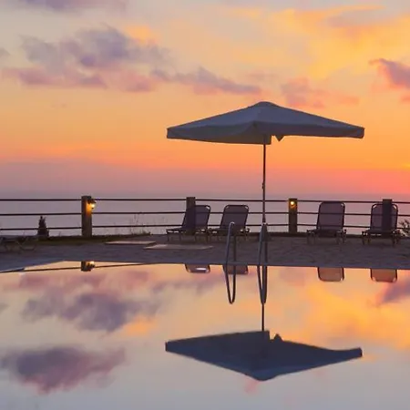 Pantheon Villa Áyios Nikítas