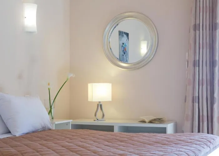 Pantheon Áyios Nikítas